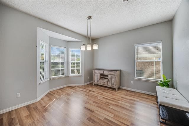 Building Photo - 1409 High Crest Dr