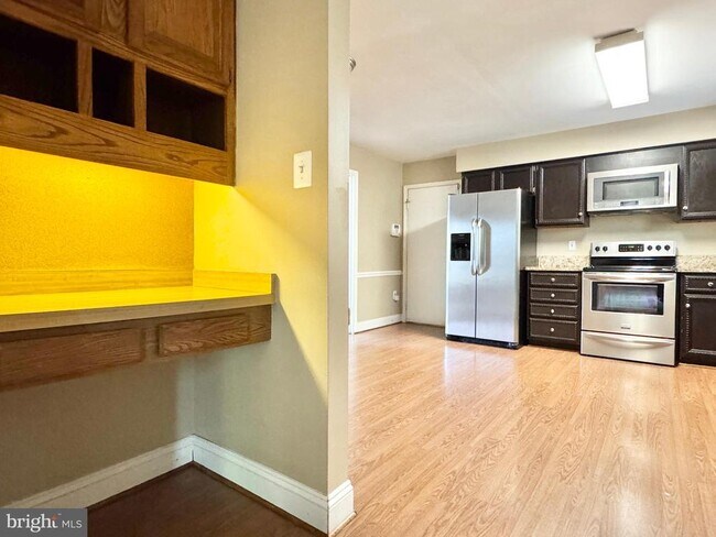 Building Photo - 15407 Skyline Dr