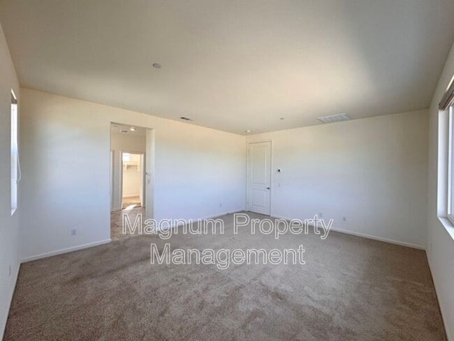 Building Photo - 31310 Reserve Dr