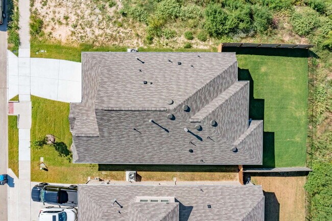 Building Photo - Welcome home to you new 3 bed 2 bath locat...