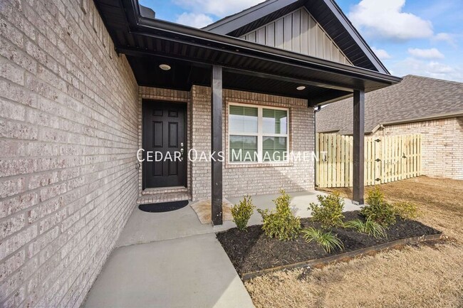 Building Photo - Stunning BRAND NEW Home, Fenced Yard, All ...