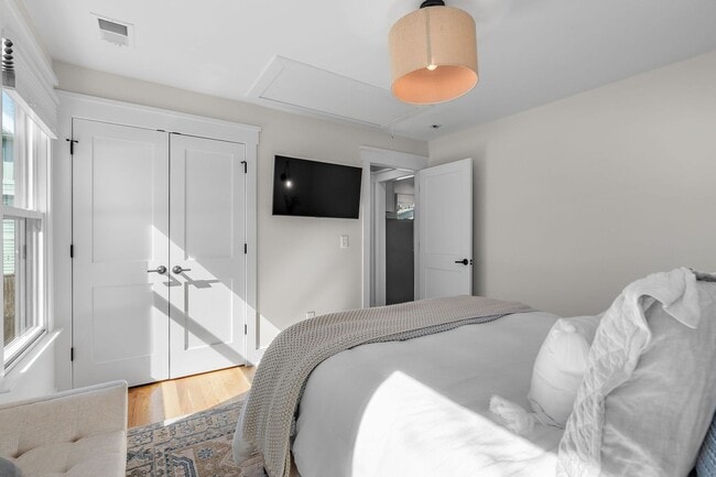 Building Photo - Luxury 12 South Living! $13,000 per month ...