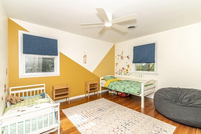 Building Photo - 1800 Lark Ln