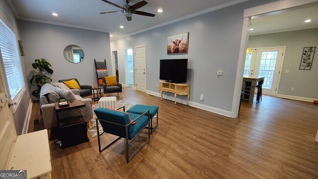 Building Photo - 2112 Samuel Pl