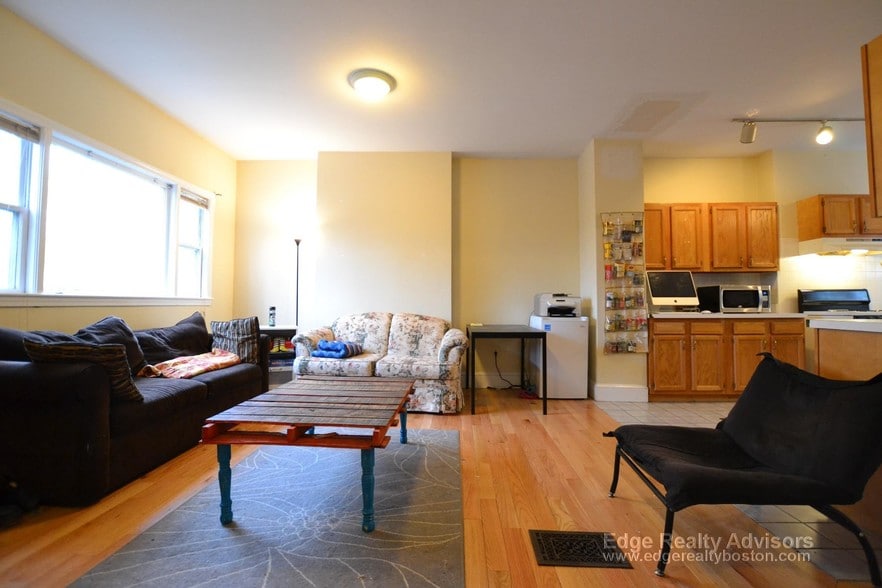 Building Photo - 14 Woodmont St