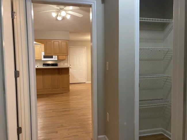 Building Photo - LOCATION LOCATION Location!  Close to Baptist Health Hospital, Shopping, & More