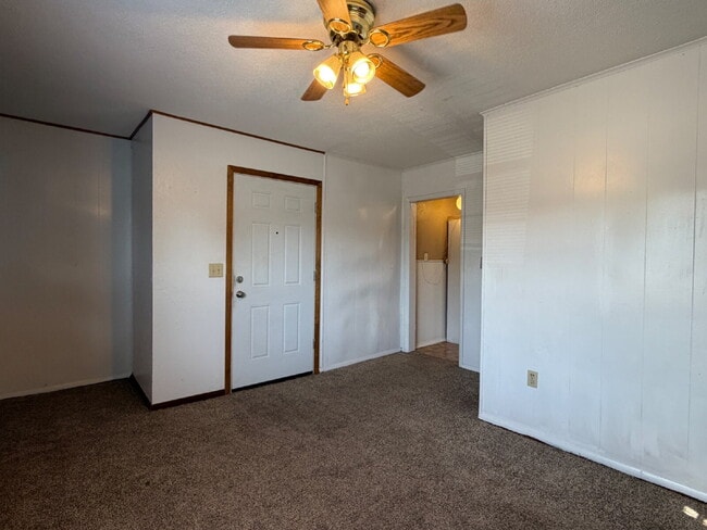 Building Photo - 1 Bedroom Apartment for Lease!!