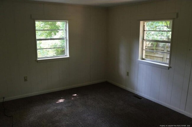 Building Photo - 1003 James St