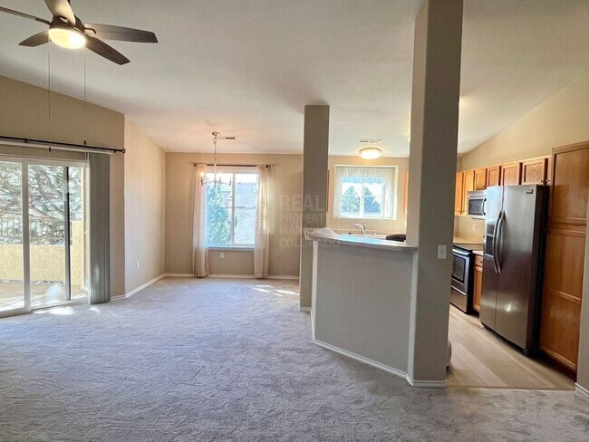 Building Photo - 3927 Riviera Grove