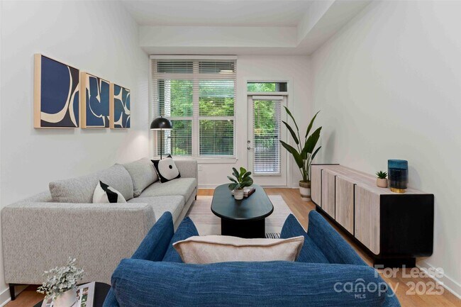 Building Photo - 3305 South Blvd