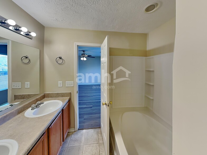 Building Photo - 5000 Hancock Cir