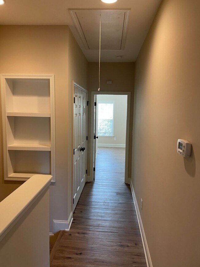 Building Photo - 371 Beacon St NW