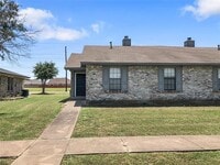 Building Photo - 1114 Valley View Dr