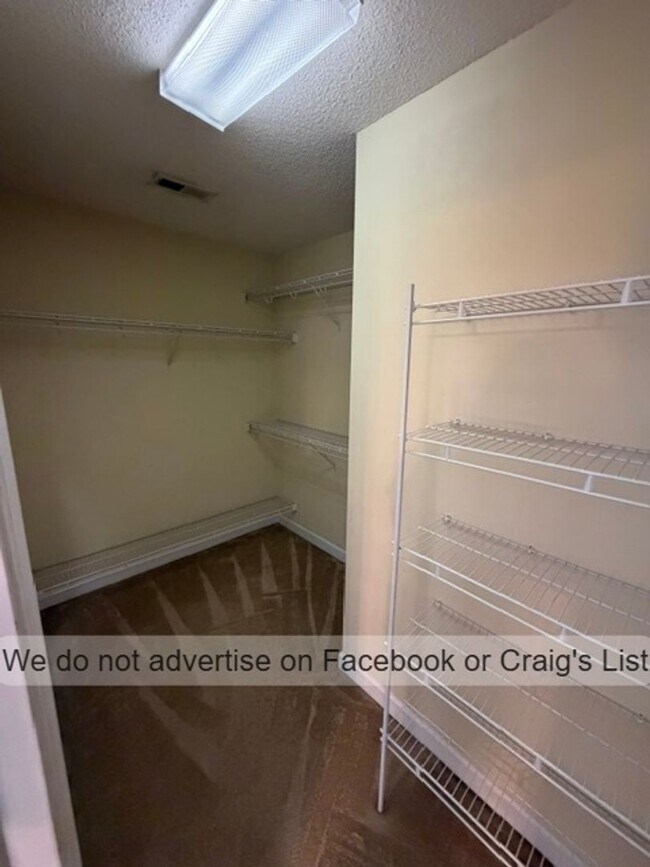 Building Photo - 226 Leggett Dr