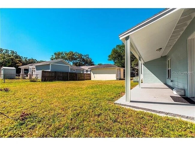 Building Photo - 104 W Osborne Ave