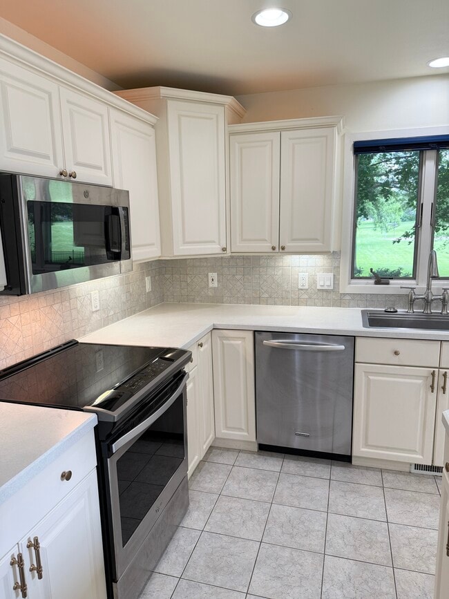 Building Photo - 5313 Raywood Rd