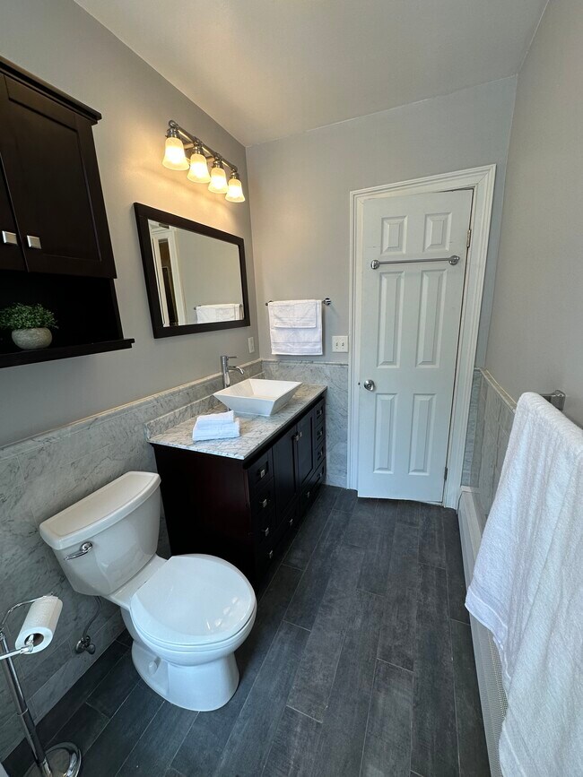 Building Photo - 135 Park Ave