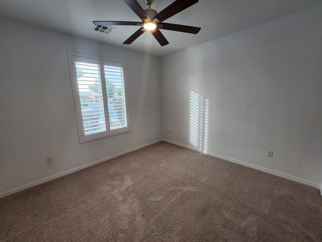 Building Photo - Lovely Single Story Home in Mountains Edge