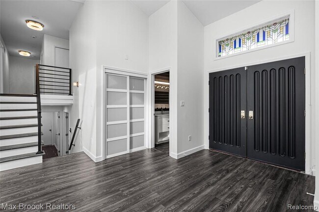 Building Photo - 3332 Barlyn Ln