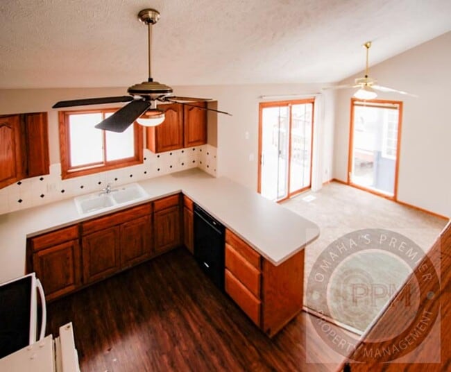 Building Photo - Comfortable and Cozy 3 Bedroom/2 Bath Home