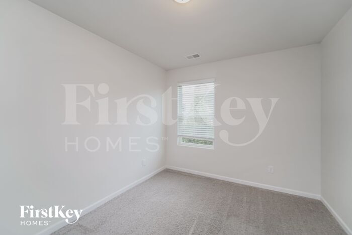 Building Photo - 10740 Rivergate Dr NW
