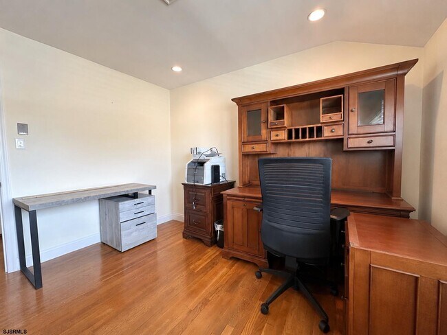 Building Photo - 4514 Harbor Beach Blvd