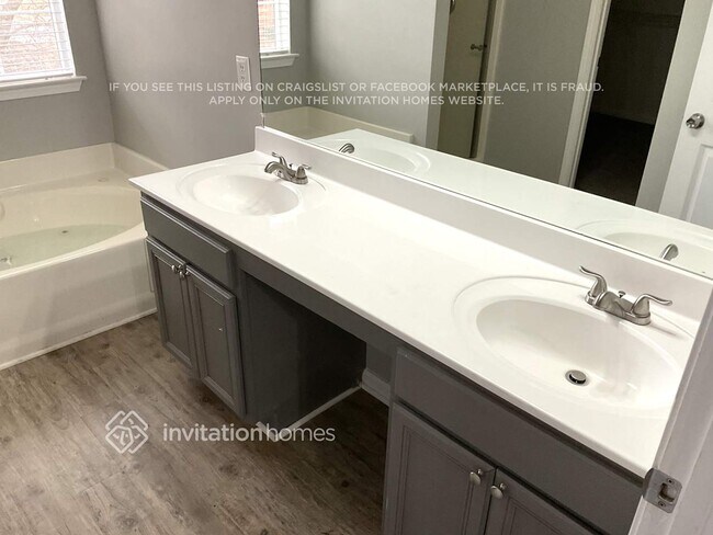 Building Photo - 4330 Sentinel Pl