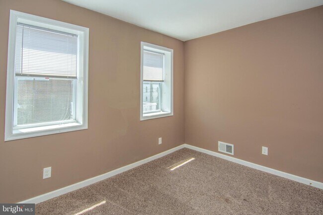 Building Photo - 1306 S Carey St