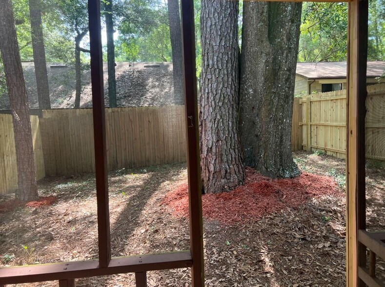 Building Photo - 4307 SW 70th Ter