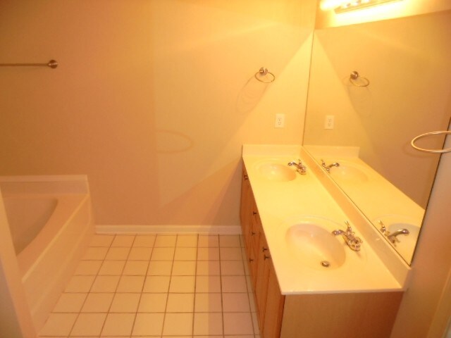 Building Photo - 2400 Catamaran Court