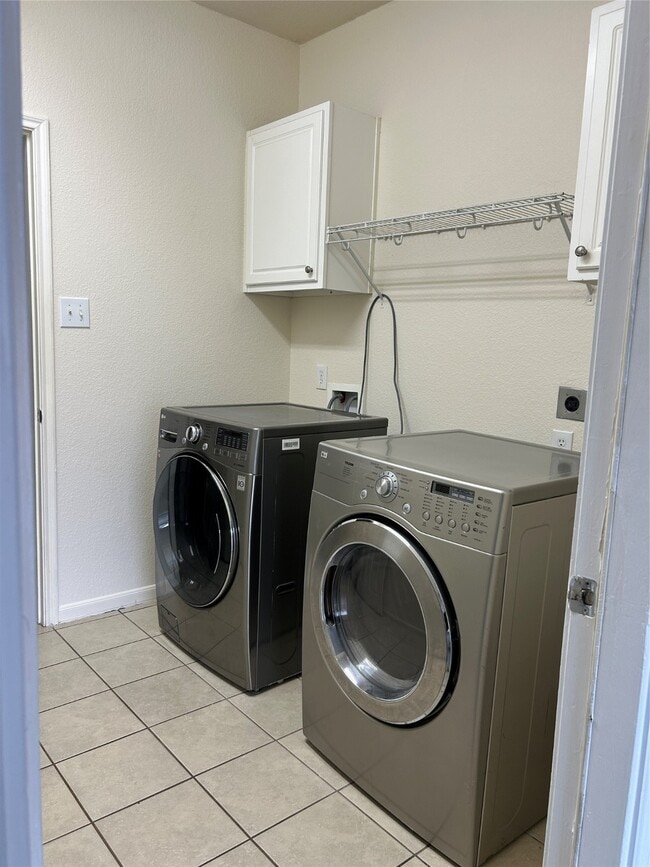 Building Photo - 5218 Meadow Canyon Dr