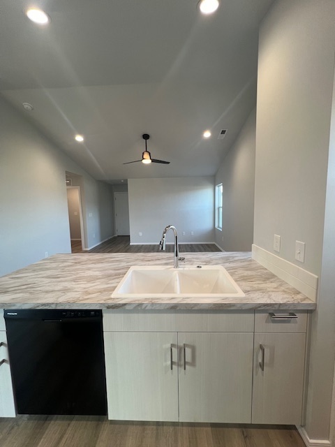 Building Photo - 3 Bed 2 Bath in Nampa!