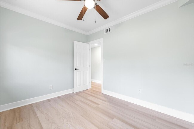 Building Photo - 4811 Juanita Way S