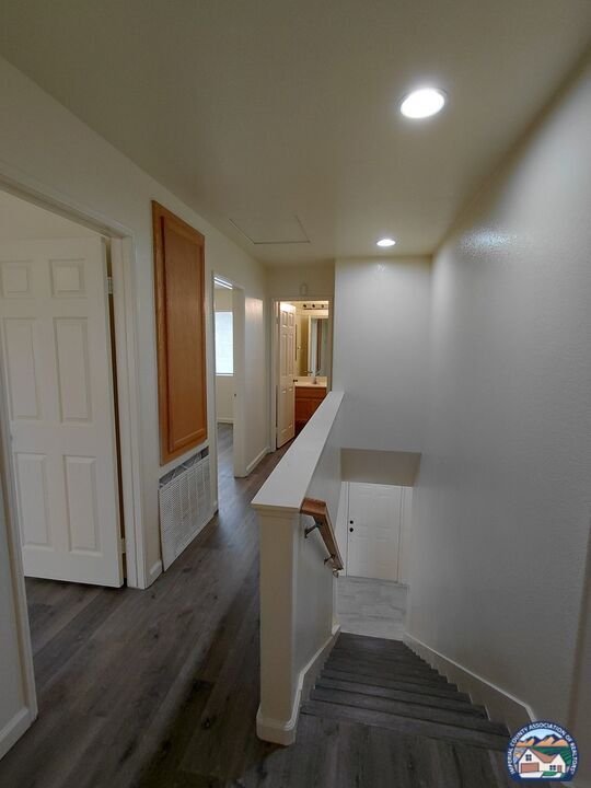 Building Photo - 1019 Olive Way