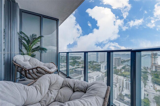 Building Photo - 121 NE 34th St