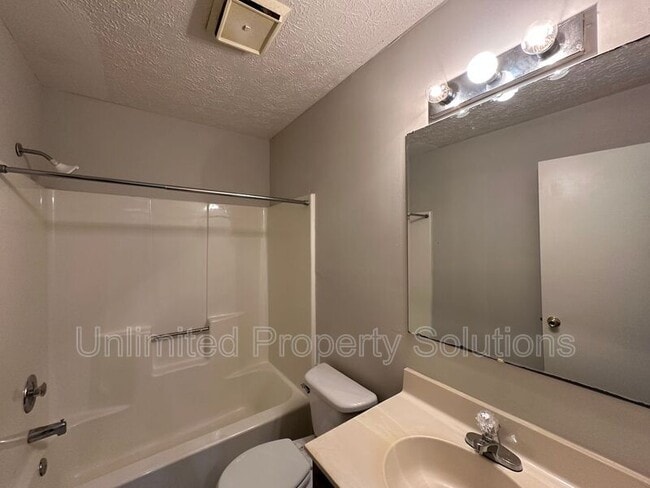 Building Photo - 203 Sunn Aire Ct