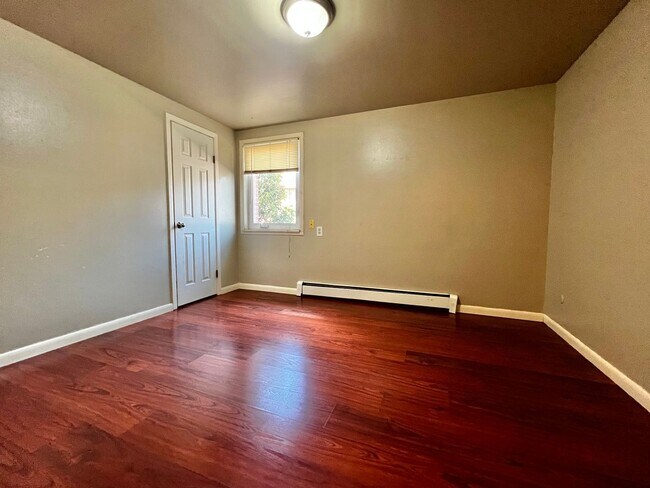 Building Photo - Robertson1005 (KC-JF)