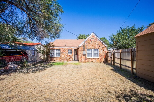 Building Photo - Pre Lease this Tech Terrace Beauty