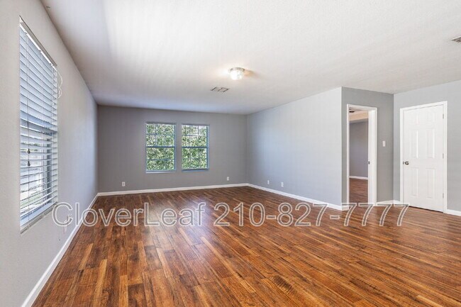 Building Photo - 5818 Sherbrooke Oak