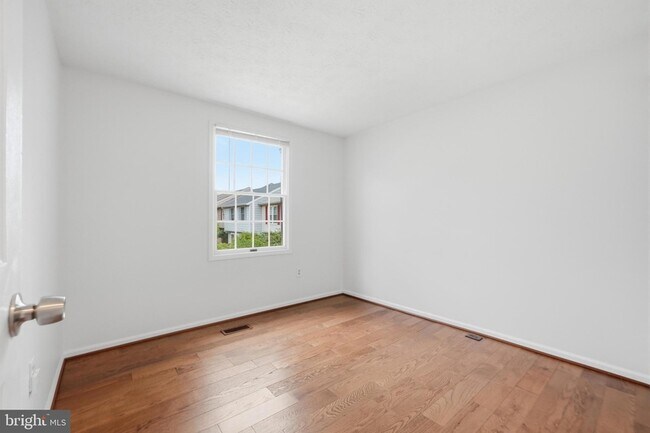 Building Photo - 7 Leatherwood Ct