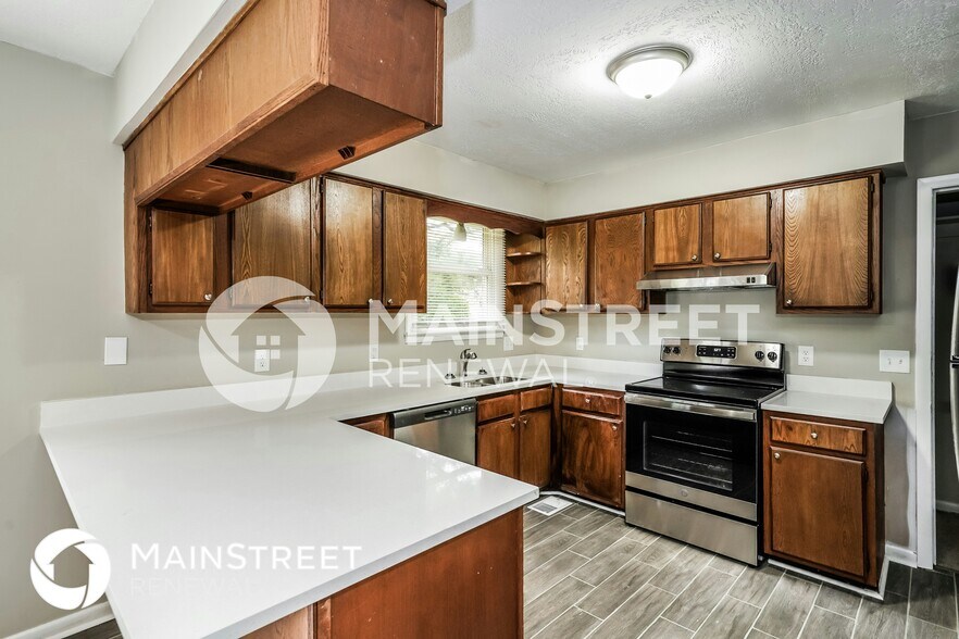 Building Photo - 233 Evergreen Cir