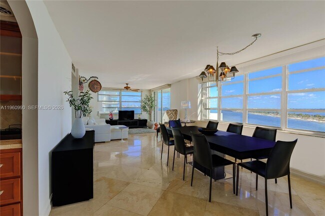 Building Photo - 150 SE 25th Rd