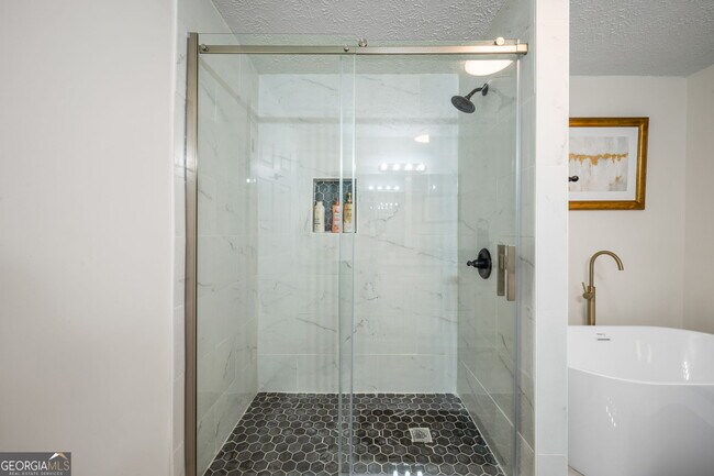 Building Photo - 1954 Woodbine Terrace NE