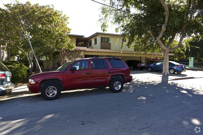 Building Photo - 3442 Santa Clara Ave