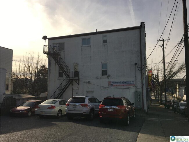 Building Photo - 210 W Gordon St