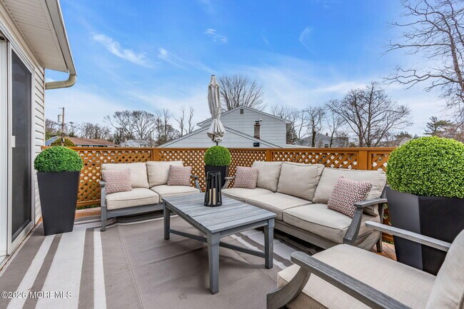 Building Photo - 2412 Homestead Ave