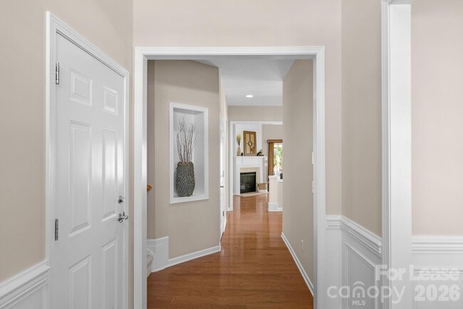 Building Photo - 2076 Belair Dr