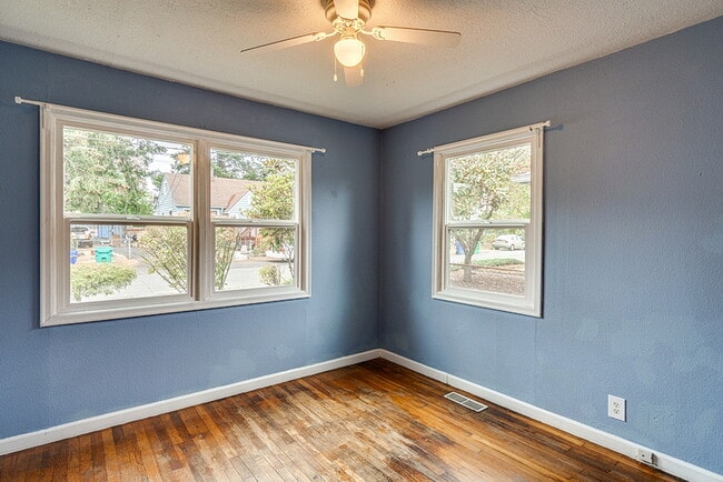 Building Photo - 7316 SE 68th Ave