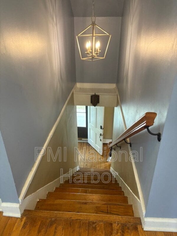 Building Photo - 611 Rosemere Ave