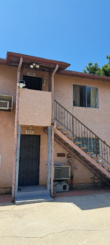 Building Photo - 3221 1/2 Andrita St